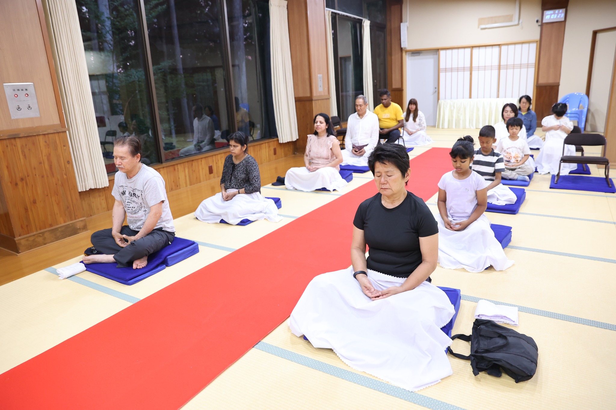 วัดพระธรรมกายกุมมะ จัดปฏิบัติธรรมแก่ชาวญี่ปุ่น ชาวศรีลังกา และชาวไทย