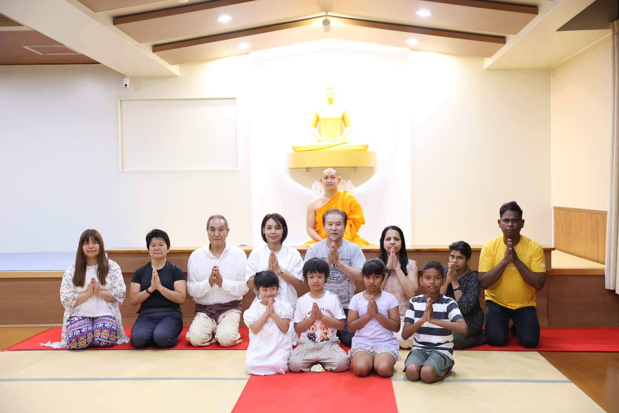 วัดพระธรรมกายกุมมะ จัดปฏิบัติธรรมแก่ชาวญี่ปุ่น ชาวศรีลังกา และชาวไทย