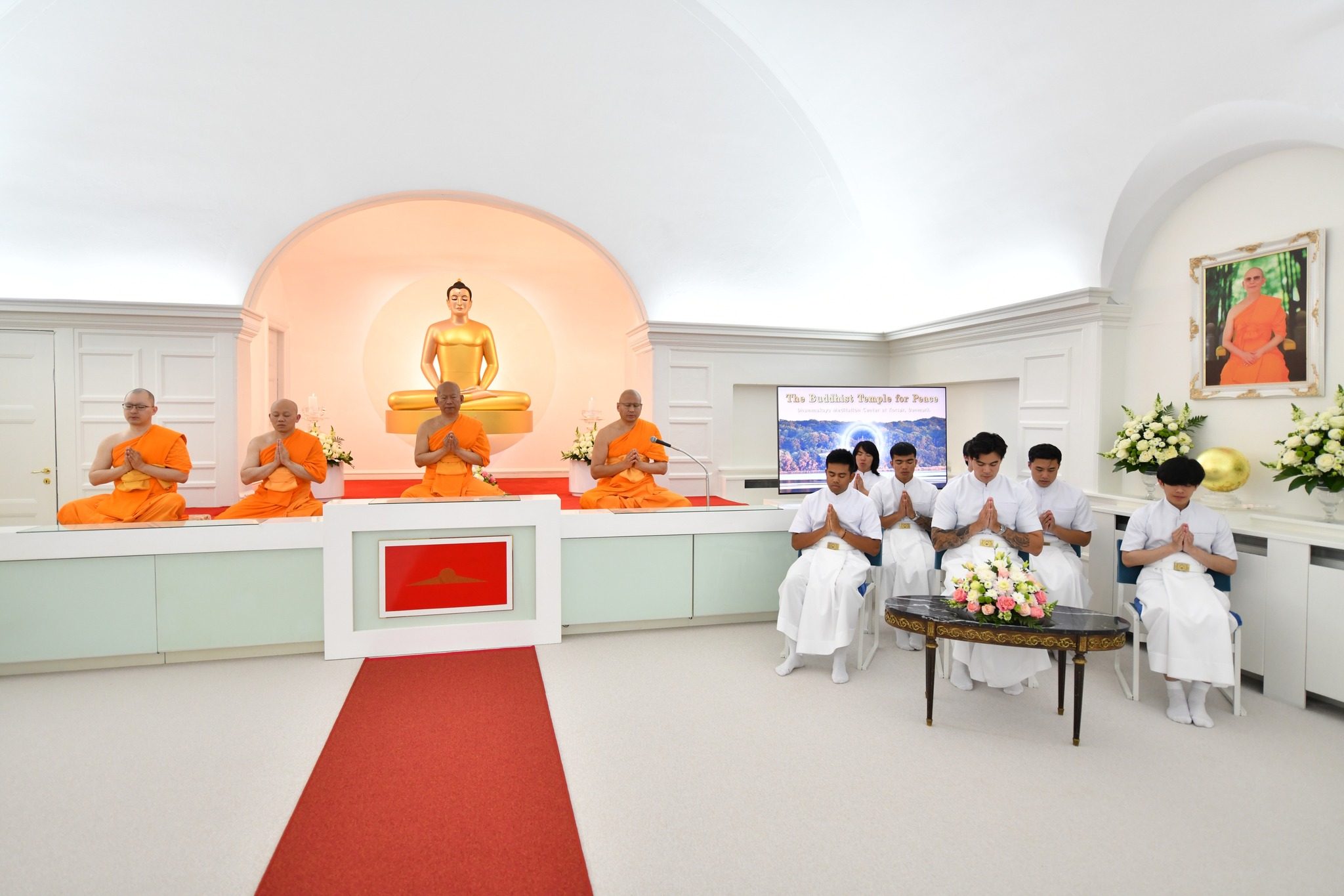 พิธีตัดปอยผมนาคธรรมทายาท บูชาธรรม 80 ปี หลวงพ่อธัมมชโย ณ วัดพระธรรมกายคอร์ซัวร์ ลุสท์สโกว