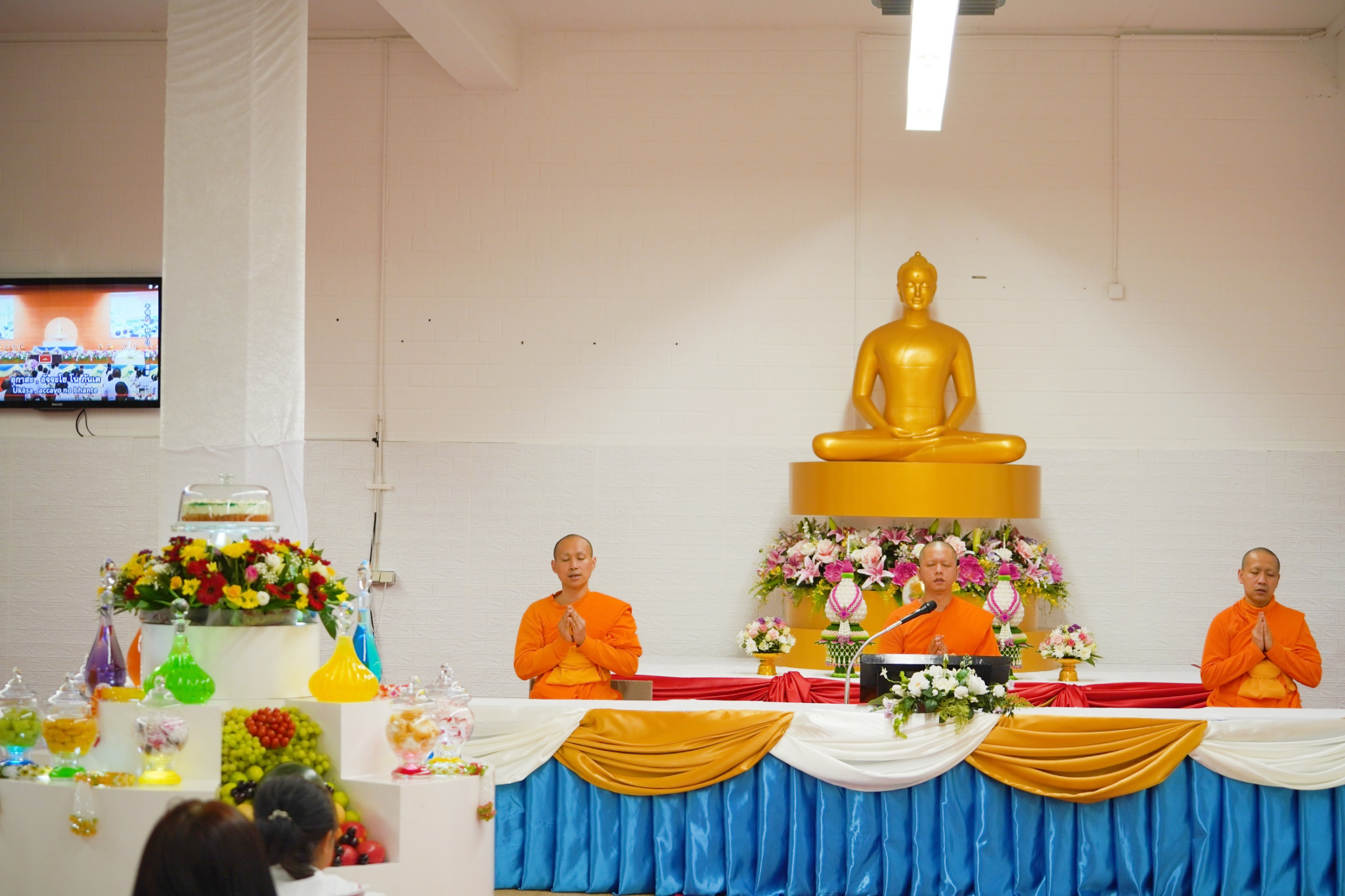 วัดพุทธนอร์ดไรน์ เวสท์ฟาเลน จัดพิธีบูชาข้าวพระ
