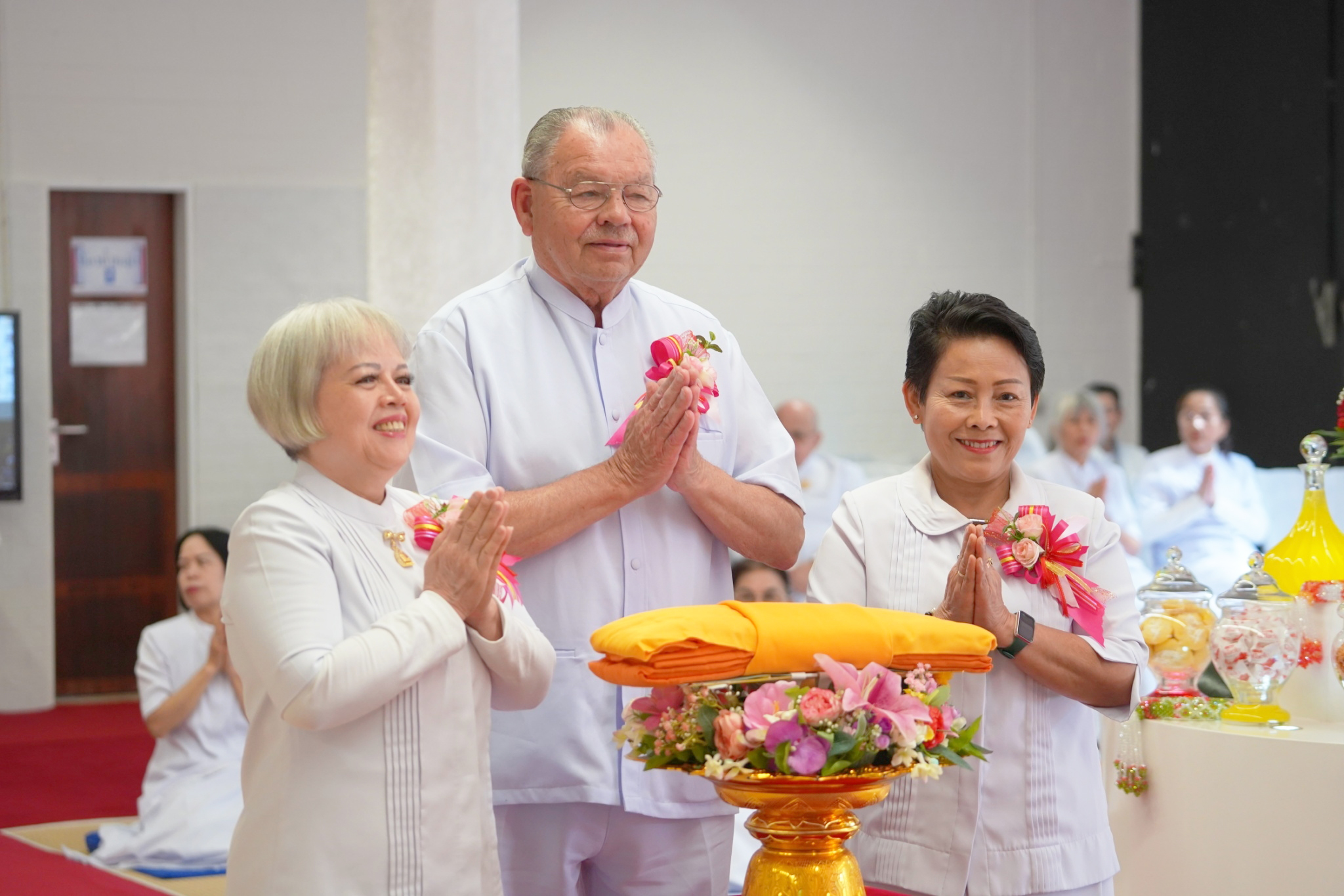 วัดพุทธนอร์ดไรน์ เวสท์ฟาเลน จัดพิธีบูชาข้าวพระ
