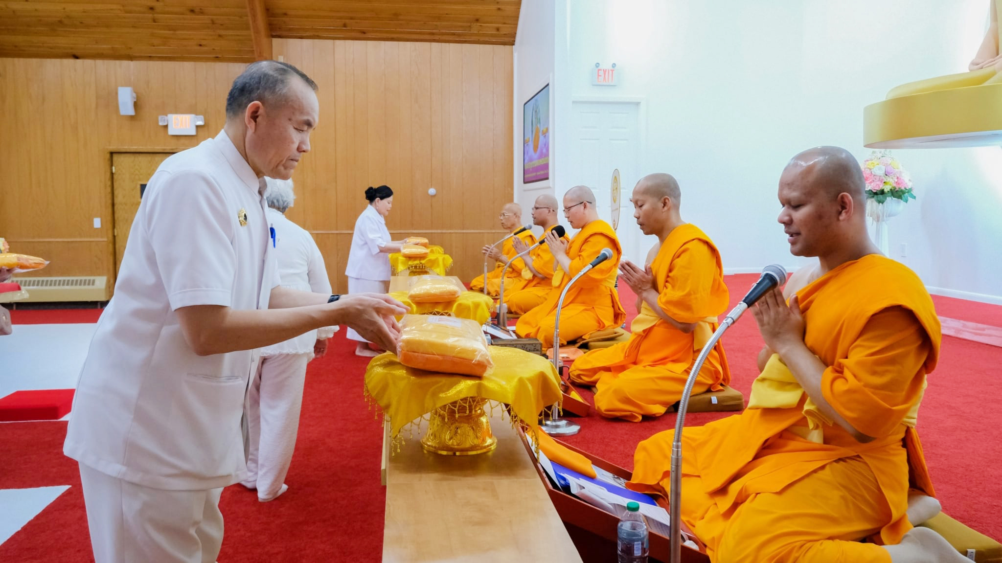 วัดพระธรรมกายมินเนโซตา จัดงานบุญบูชาข้าวพระ