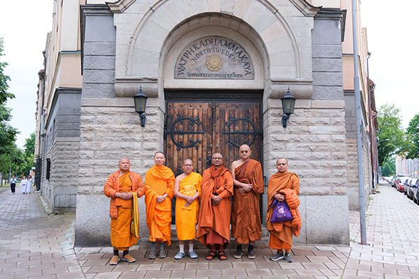 ประธานสหภาพพระธรรมทูตไทยในทวีปยุโรป มาเยี่ยมชมวัดพระธรรมกายนอร์ธสวีเดน