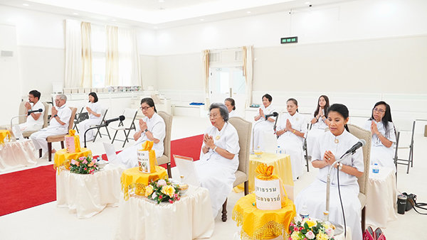วัดพระธรรมกายฟลอริดา จัดพิธีทอดผ้าป่าบำรุงวัด