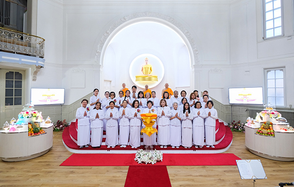 วัดพระธรรมกายนอร์ธสวีเดน จัดงานบุญบูชาข้าวพระ