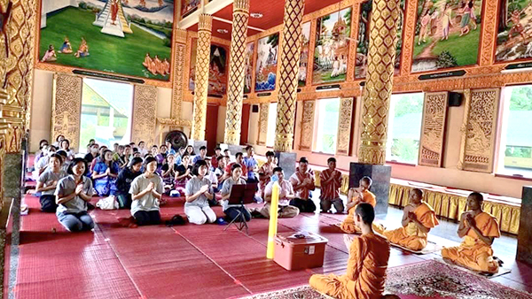 วัดพระธรรมกาย ถวายเครื่องอุปโภคบริโภค แด่คณะสงฆ์ 60 วัด จ.แม่ฮ่องสอน