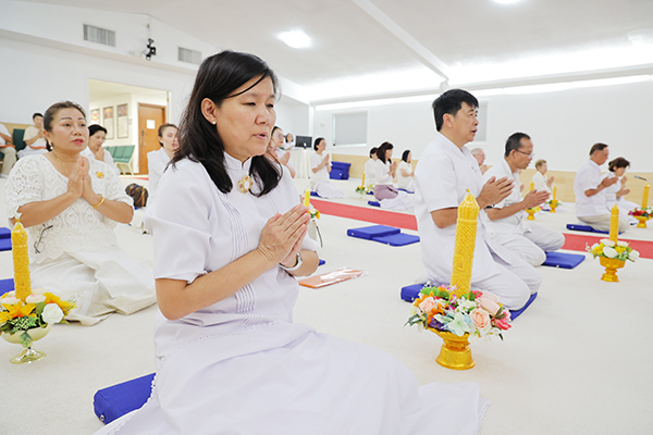 วัดพระธรรมกายจอร์เจีย จัดงานบุญพิธีถวายเทียนพรรษา
