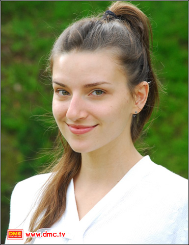 ฉันชื่อ ยาส-มิน ลอเรนโซ่ (Yasmin Lourenco) อายุ 23 ปี จากเมืองรีโอเดจาเนโร ประเทศบราซิล 