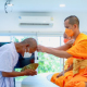 ศูนย์อบรมเยาวชนลาดหลุมแก้ว จัดพิธีตัดปอยผมโครงการอุปสมบทหมู่ธรรมทายาท
