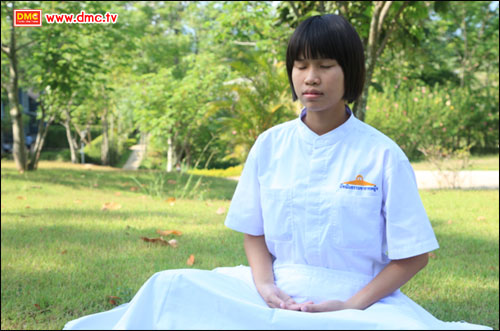 มธญ. พรตะวัน คณะพันธ์ ในท่า Peace Position มธญ. พรตะวัน คณะพันธ์ ในท่า Peace Position