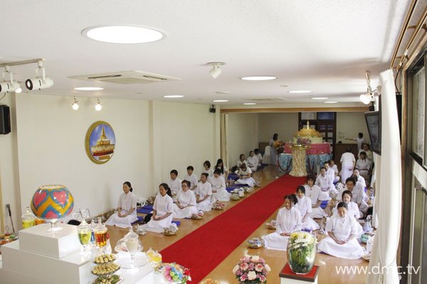 วัดพระธรรมกายโทชิหงิ จัดพิธีบูชาข้าวพระ