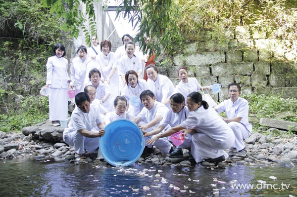 วัดพระธรรมกายโทชิหงิ จัดพิธีบูชาข้าวพระ