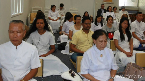 วัดพระธรรมกายบริสเบน จัดพิธีบูชาข้าวพระ