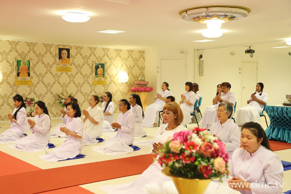 วัดพระธรรมกายเดนมาร์ก จัดพิธีบูชาข้าวพระ