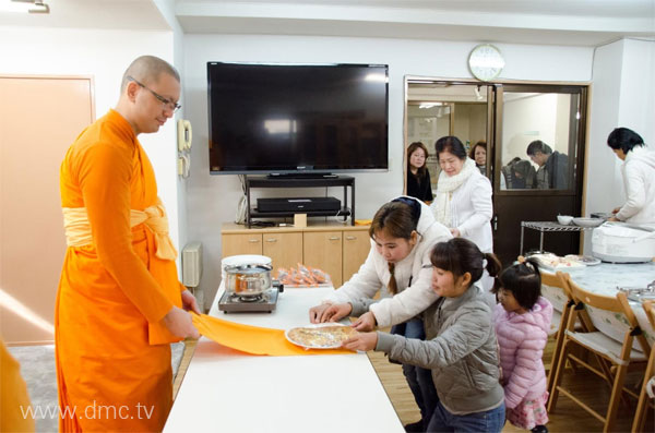 วัดพระธรรมกายโอซาก้า ประเทศญี่ปุน จัดงานวันมาฆบูชา