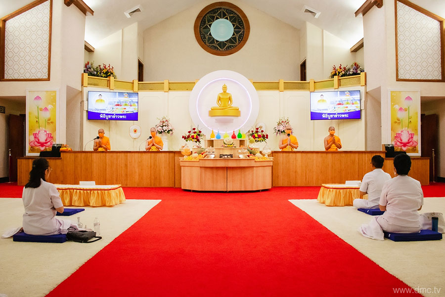 วัดพระธรรมกายแคนซัส จัดบูชาข้าวพระ