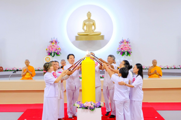 วัดพระธรรมกายมินเนโซตา จัดพิธีบูชาข้าวพระ